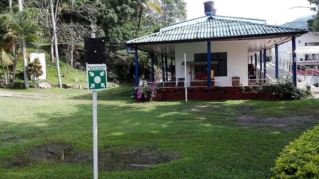 Hotel Campestre El Salitre Villeta Exterior photo