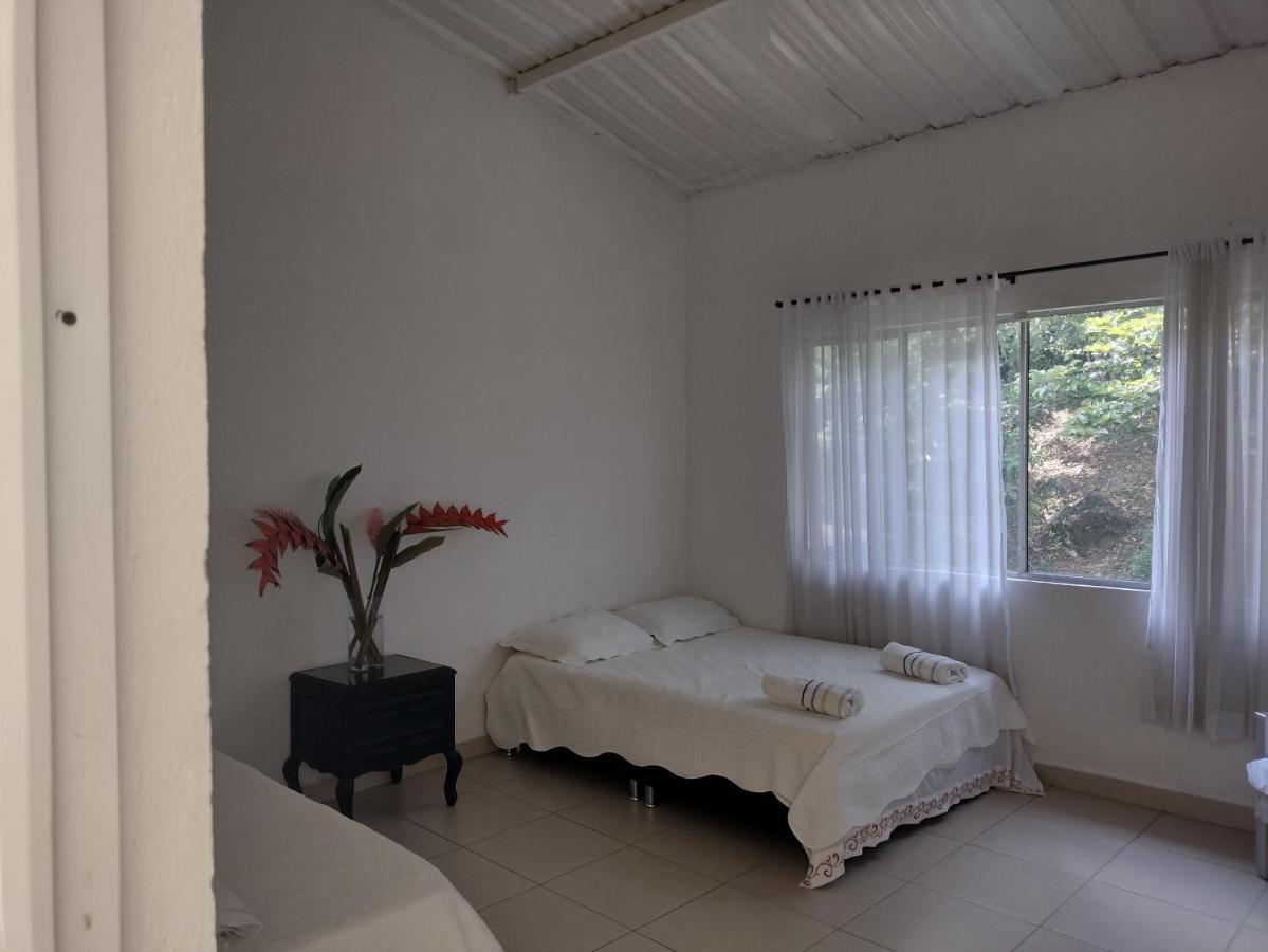 Hotel Campestre El Salitre Villeta Exterior photo